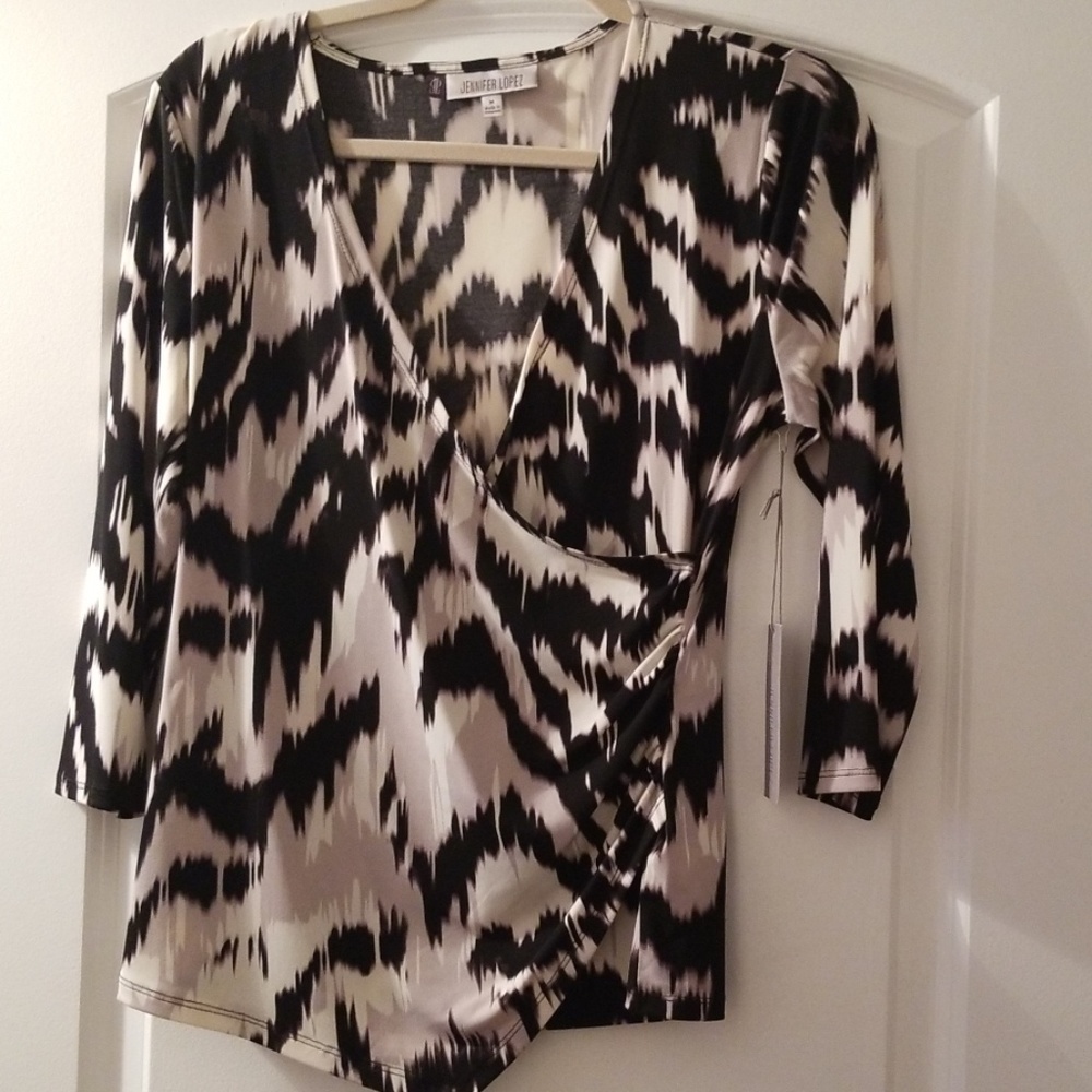 New Jennifer Lopez shirt